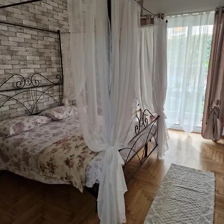 Cav-chez Tina Apartman San Remo